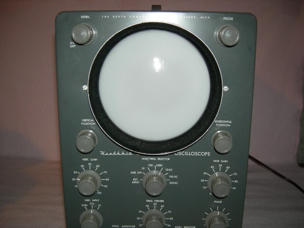 Heathkit IO-102 Oscilloscope – Vintage Tube Electronics