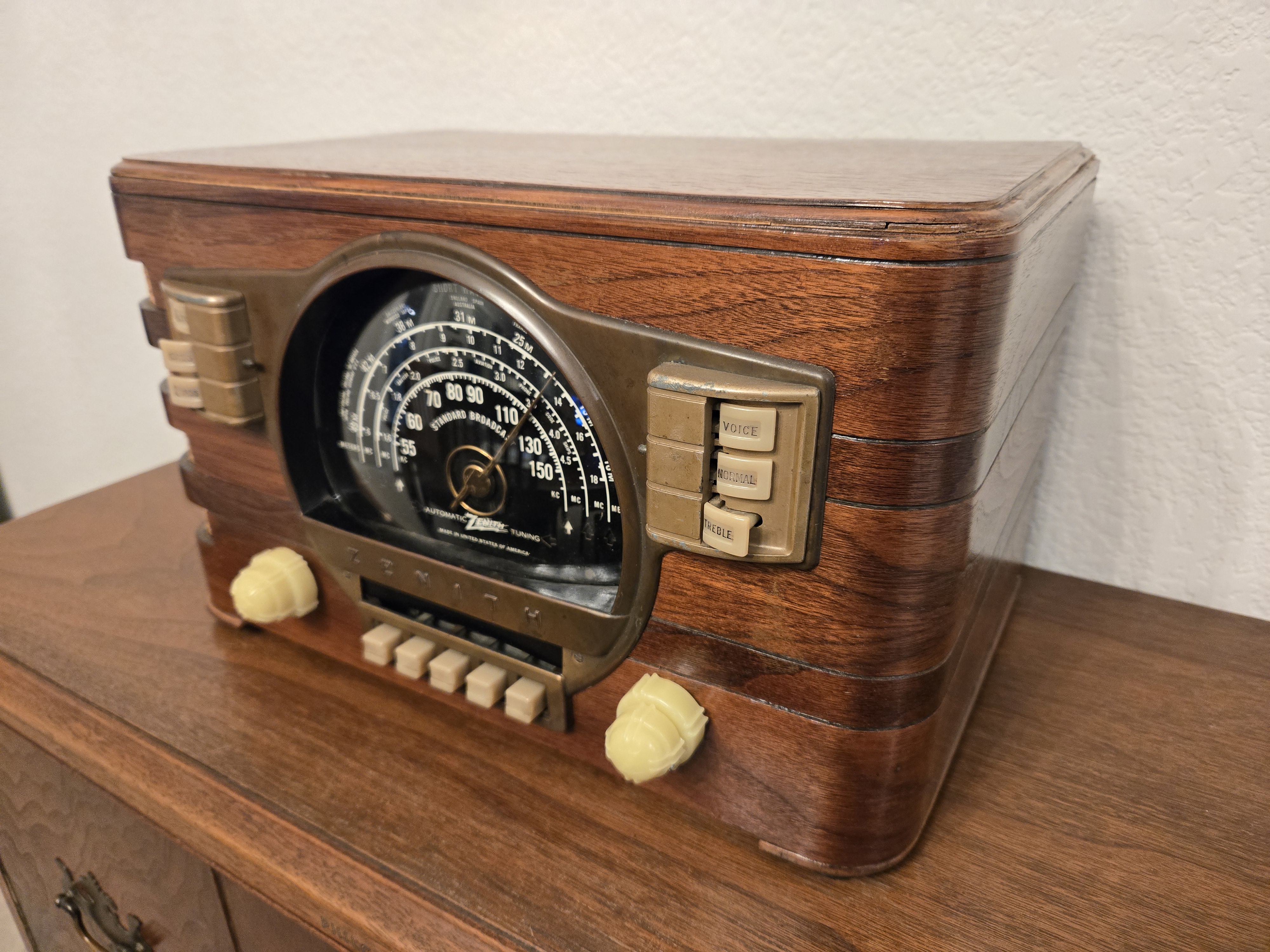 Zenith 7S529 cabinet right side