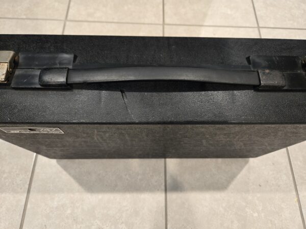 B&K 747B case front
